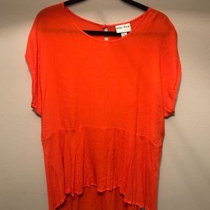 Beautiful Orange Top!! 🍊